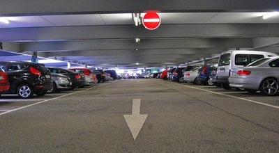 Slim je auto kwijt in de stad? Zo regel je het makkelijk én voordelig